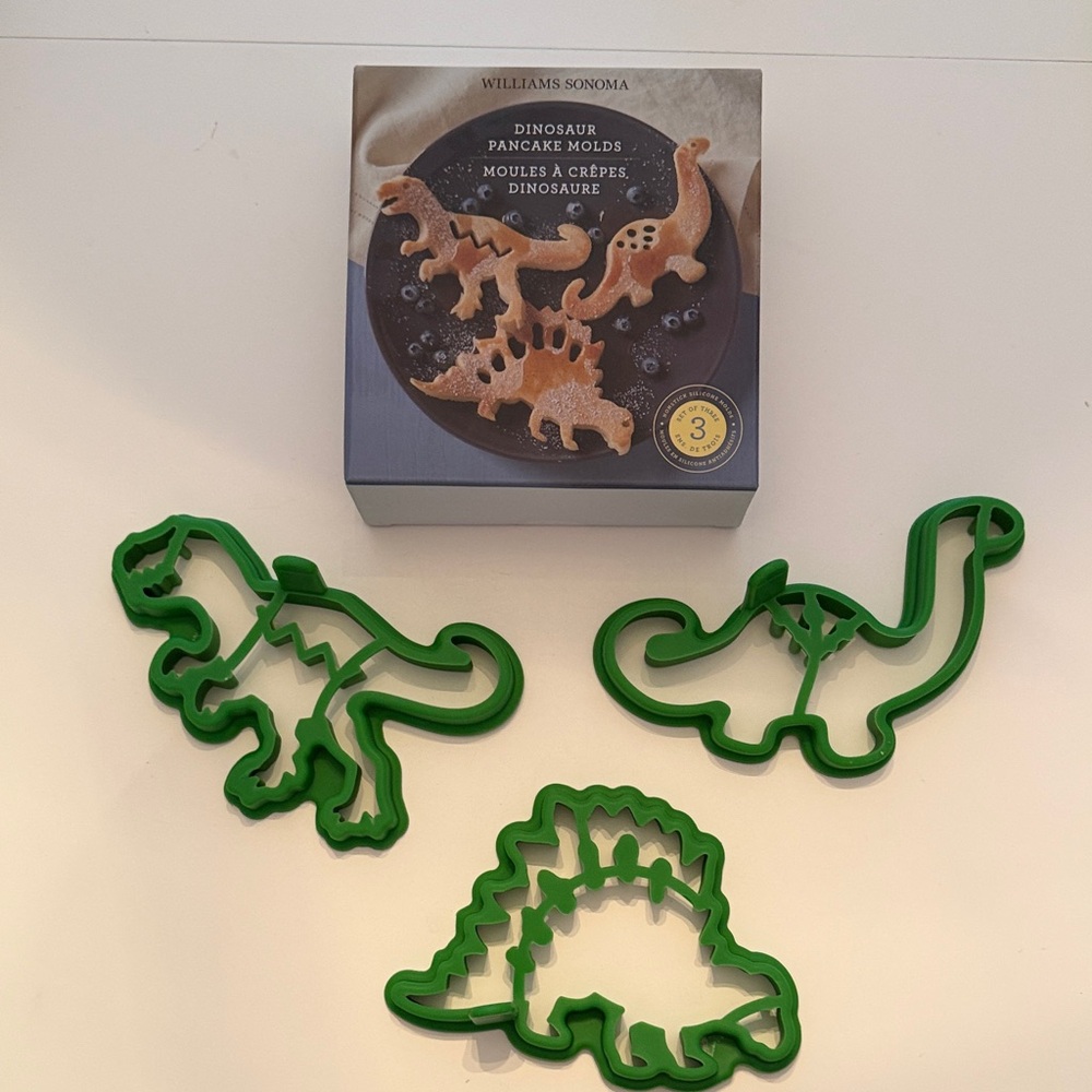 Williams Sonoma Fun Dinosaur Pancake Molds & toast stamps 🦕 🦖 - Picture 3 of 8